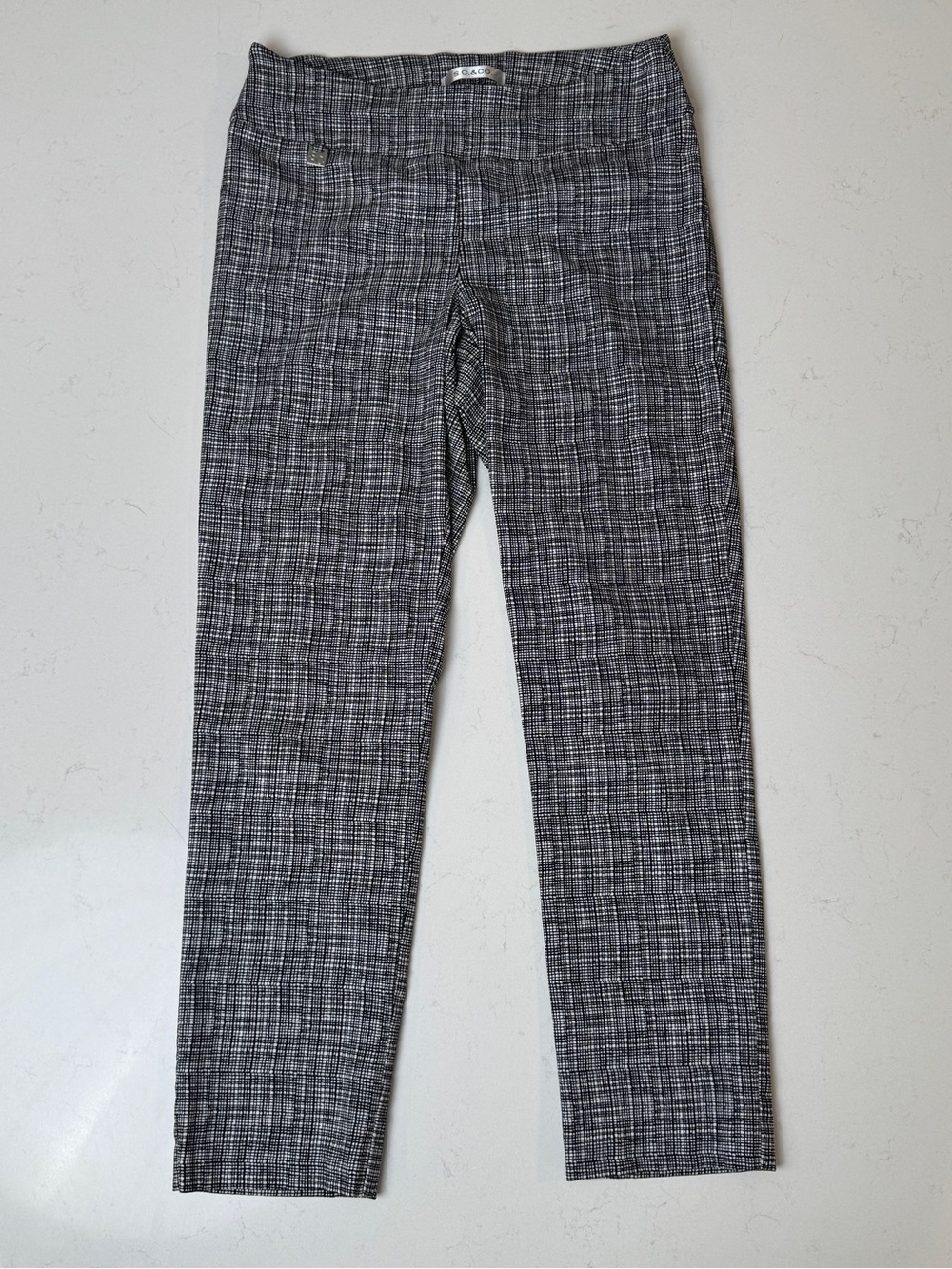 Men's Slim Plaid Chinos in Gray — Classic Work-to-Weekend Pant